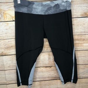 Lulu Lemon Cropped Athletic Leggings